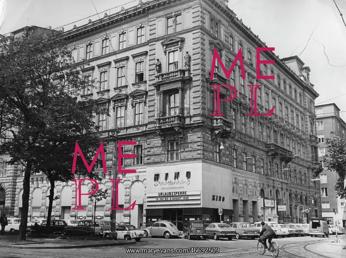 : The Viennese Schottenring Cinema - Ringstrasse : The Viennese Schottenring Cinema - Ringstrasse