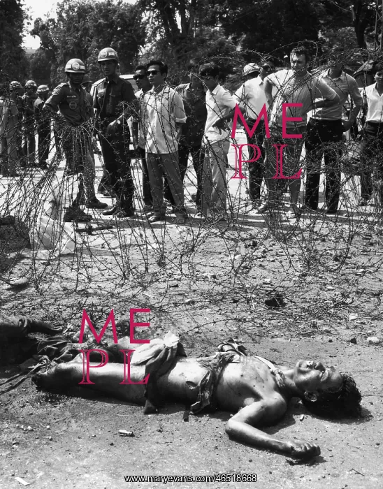 : VIET CONG ASSAULT / 1972 : VIET CONG ASSAULT / 1972