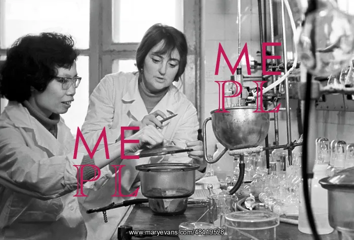 : Vietnam chemistry postgraduate at Soviet Academy : Vietnam chemistry postgraduate at Soviet Academy