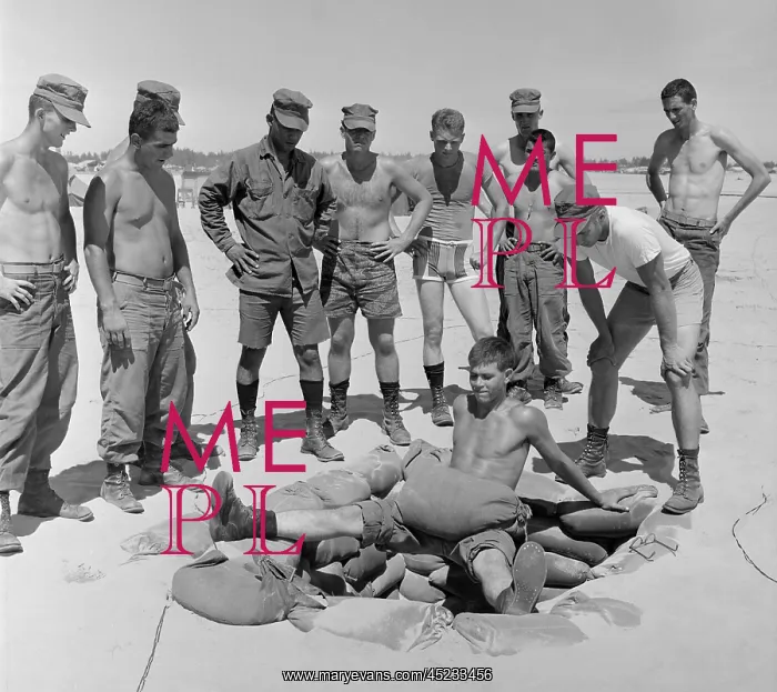 : Vietnam War. US Marine Lieutenant instructs ? : Vietnam War. US Marine Lieutenant instructs ?