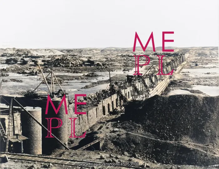 : View of Aswan Dam during construction : View of Aswan Dam during construction