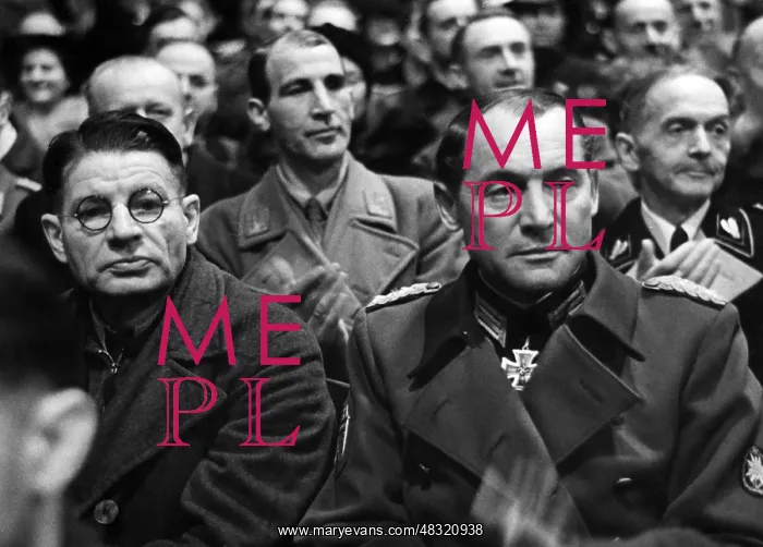 : View of the audience during Goebbels speech : View of the audience during Goebbels speech