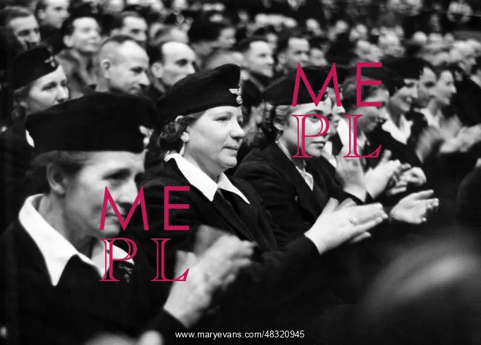 : View of the audience during Goebbels speech : View of the audience during Goebbels speech