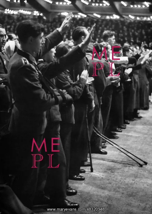 : View of the audience during Goebbels speech : View of the audience during Goebbels speech
