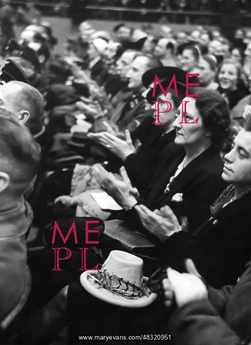 : View of the audience during Goebbels speech : View of the audience during Goebbels speech