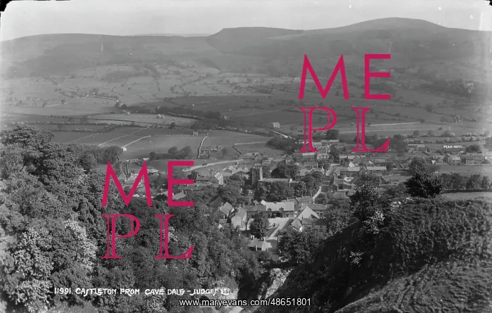: View of Castleton from Cave Dale : View of Castleton from Cave Dale