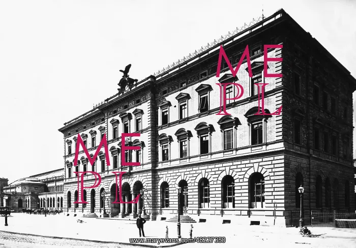 : Front view of the Central Station in Munich : Front view of the Central Station in Munich