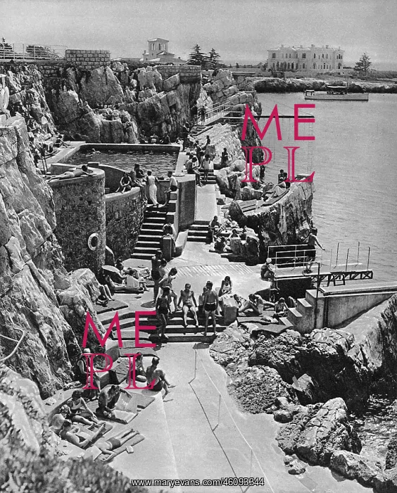 : A view of Eden Roc on the French Riviera : A view of Eden Roc on the French Riviera