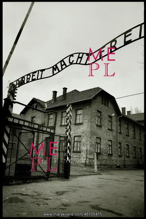 : View of entrance Auschwitz : View of entrance Auschwitz