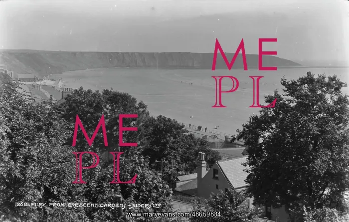 : View of Filey from Crescent Gardens : View of Filey from Crescent Gardens