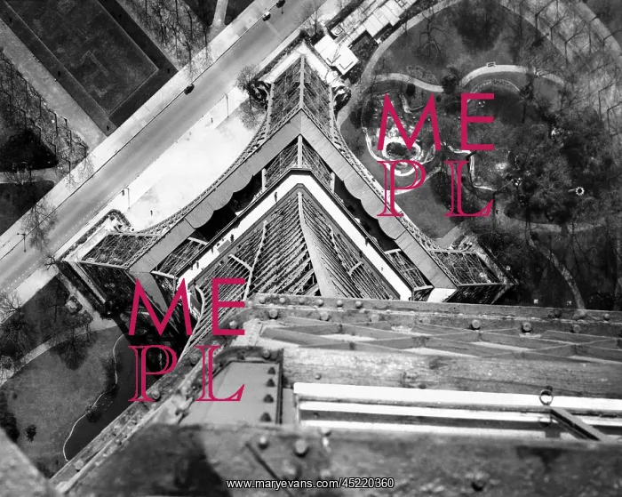 : View to the ground from the heights of the ? : View to the ground from the heights of the ?