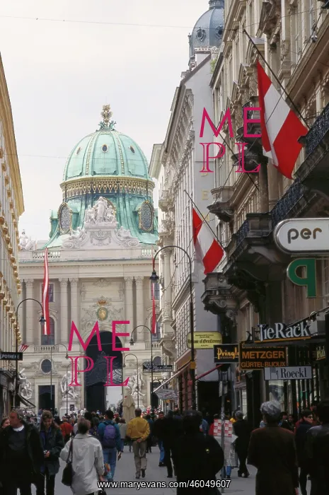 : View from the Kohlmarkt towards the Hofburg : View from the Kohlmarkt towards the Hofburg