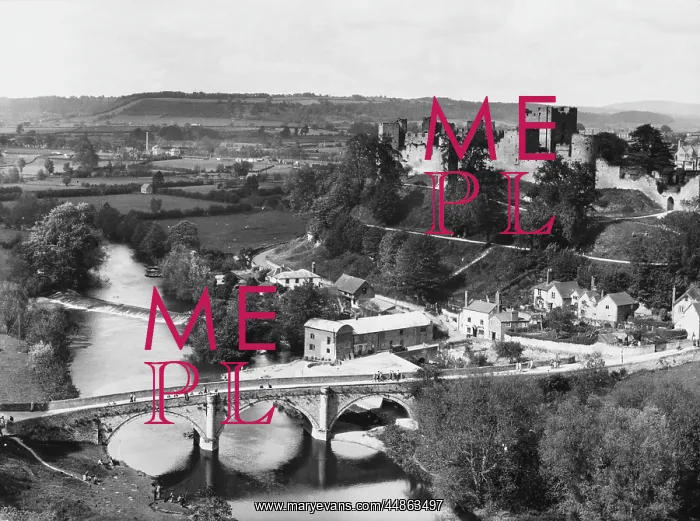 : VIEW OF LUDLOW CASTLE : VIEW OF LUDLOW CASTLE