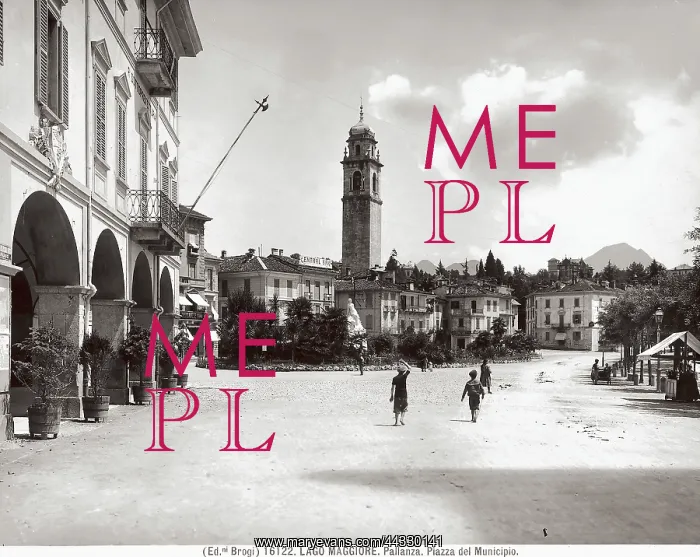 : Italy. View with people of Piazza Garibaldi in Pallanza : Italy. View with people of Piazza Garibaldi in Pallanza