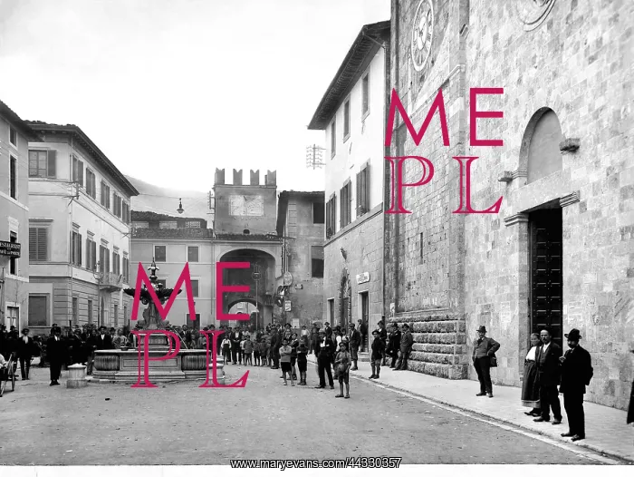 : Italy. View with people of Piazza S. Bernardino da Siena, in Camaiore : Italy. View with people of Piazza S. Bernardino da Siena, in Camaiore