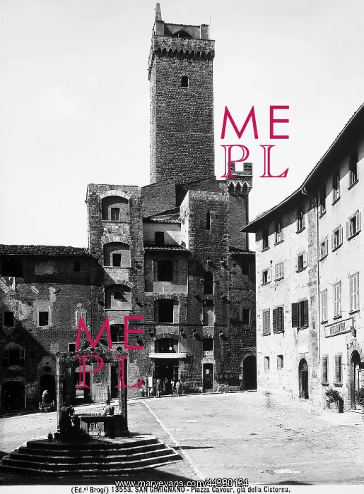 : Italy. View of Piazza della Cisterna in San Gimignano : Italy. View of Piazza della Cisterna in San Gimignano