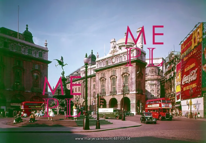  : View of Piccadilly Circus, London