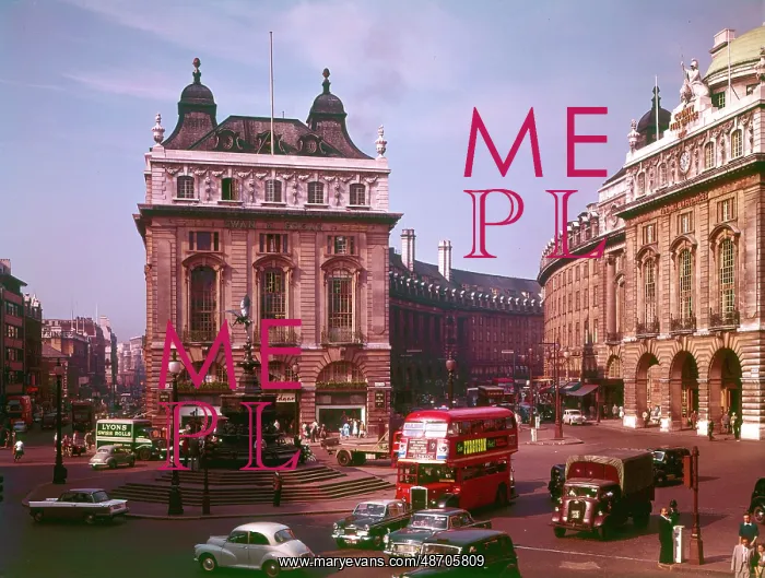  : View of Piccadilly Circus, London