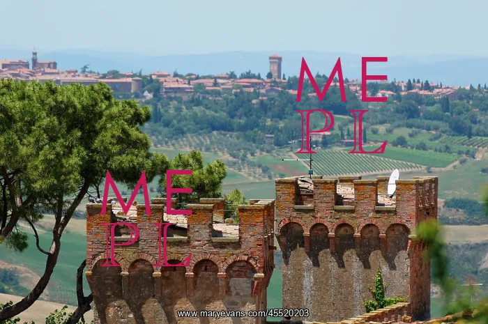 : View towards Pienza, Tuscany, Italy : View towards Pienza, Tuscany, Italy