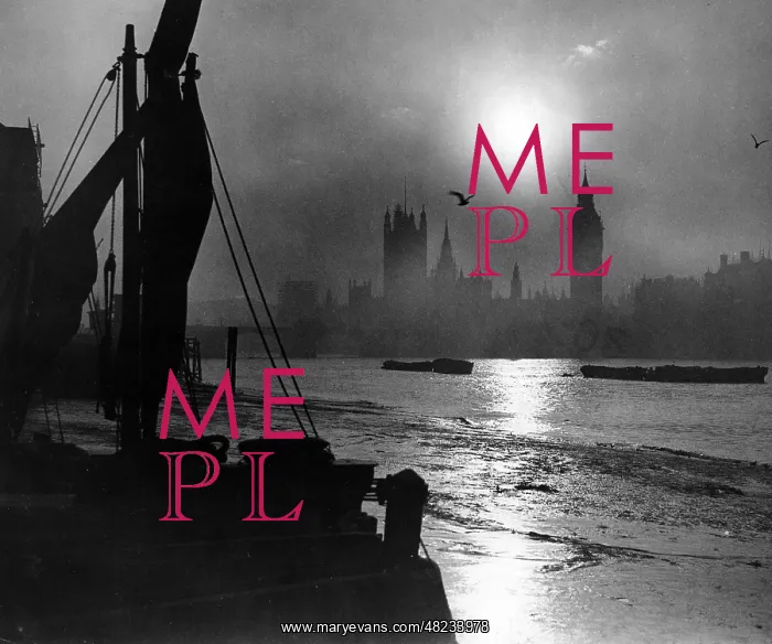  : View over the River Thames in London, 1930s