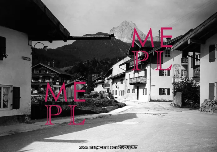 : View of the Stainergasse in Mittenwald, 1942 : View of the Stainergasse in Mittenwald, 1942