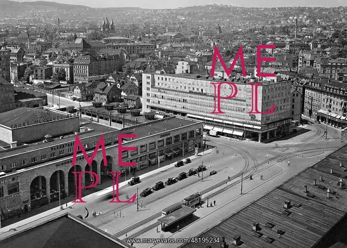: View over the station forecourt in Stuttgart : View over the station forecourt in Stuttgart
