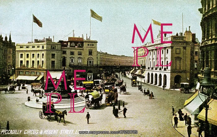  : View of the traffic at Piccadilly Circus, London