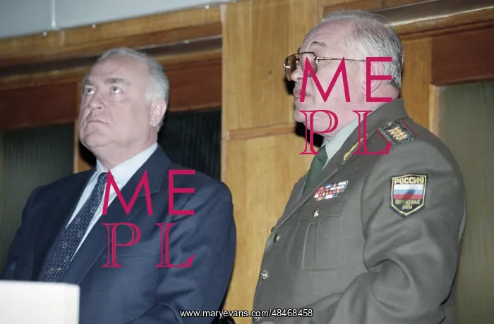 : Viktor Chernomyrdin, and Igor Sergeev at command : Viktor Chernomyrdin, and Igor Sergeev at command