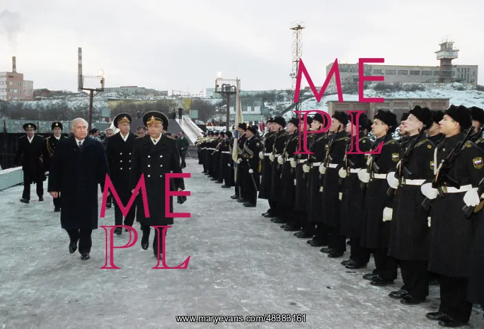 : Viktor Chernomyrdin visits Severomorsk : Viktor Chernomyrdin visits Severomorsk