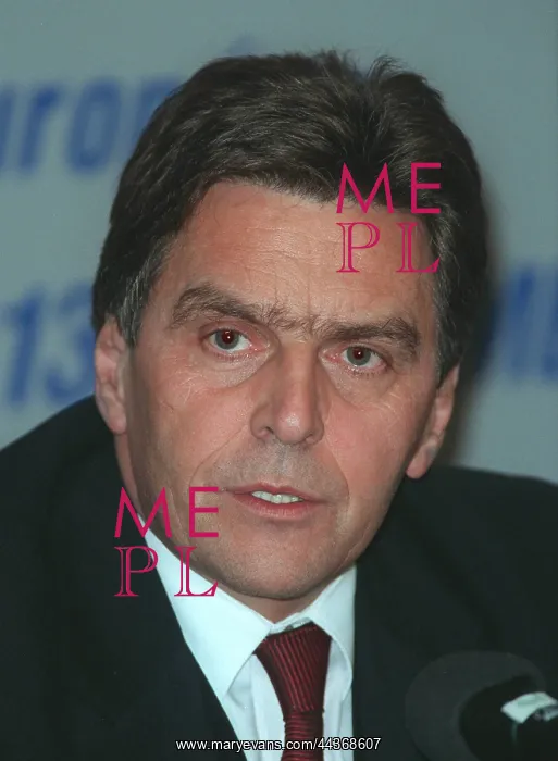  : Viktor Klima