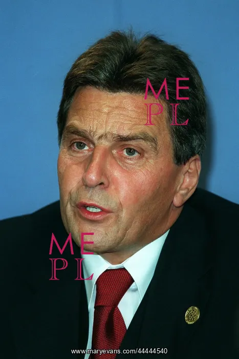  : Viktor Klima