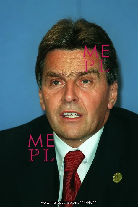  : Viktor Klima