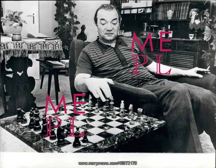 : Viktor Korchnoi, Soviet chess champion, Netherlands : Viktor Korchnoi, Soviet chess champion, Netherlands