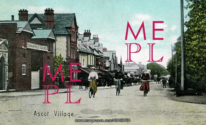 : The Village, Ascot, Berkshire : The Village, Ascot, Berkshire