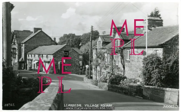 : Village Square, Llanbedr : Village Square, Llanbedr
