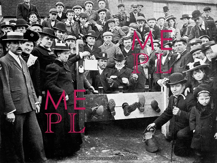  : Village Stocks, Pole Fair, Corby