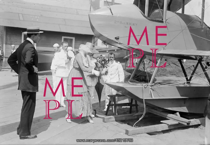: Vincent Astor (front left), Helen Dinsmore ? : Vincent Astor (front left), Helen Dinsmore ?