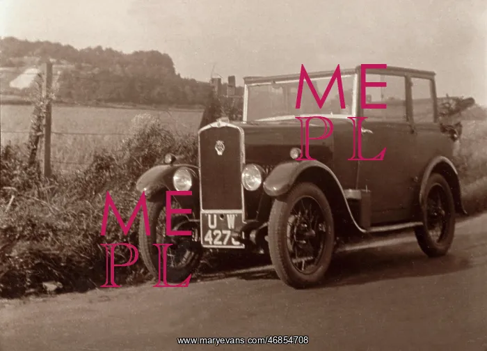  : Vintage car