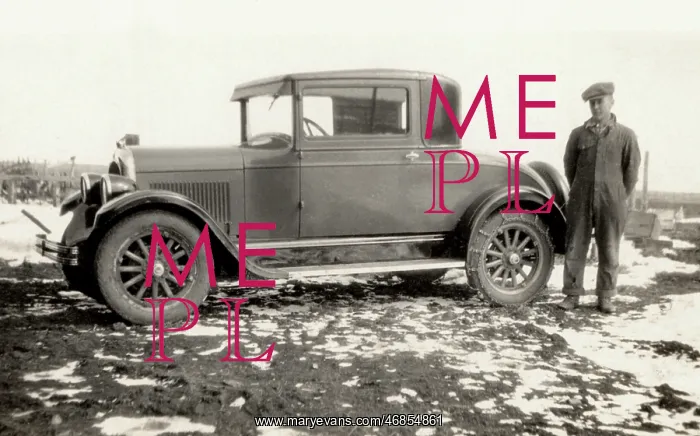  : Vintage car