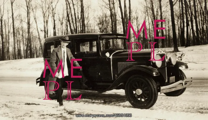  : Vintage car