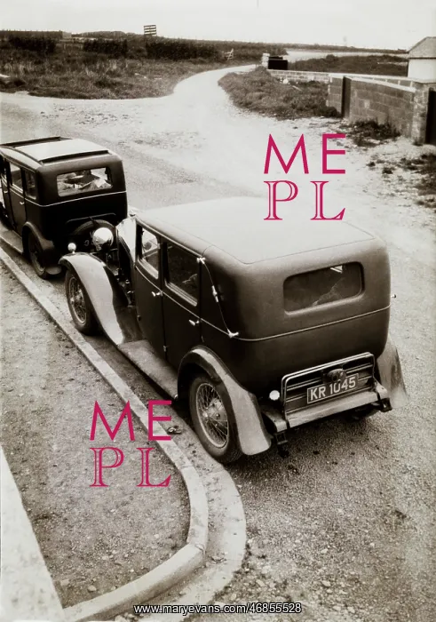  : Vintage car