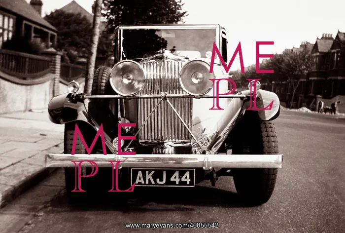  : Vintage car