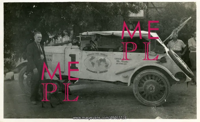  : Vintage Car