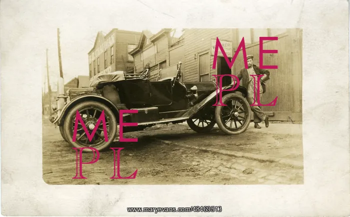 : Vintage Car (awaiting identification) : Vintage Car (awaiting identification)