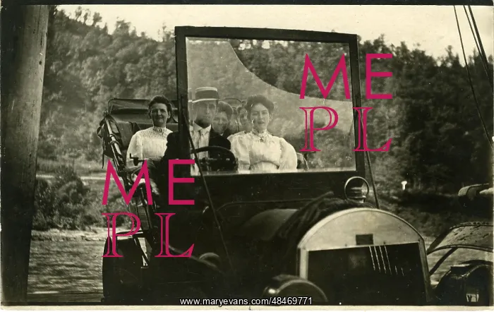  : Vintage Car (awaiting identification)