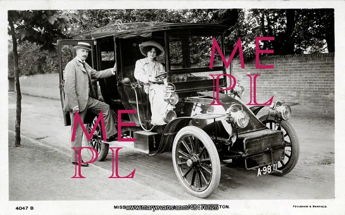 : Vintage Car (awaiting identification - possibly a Charron) : Vintage Car (awaiting identification - possibly a Charron)