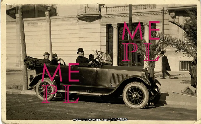  : Vintage Car (awaiting identification), Spain