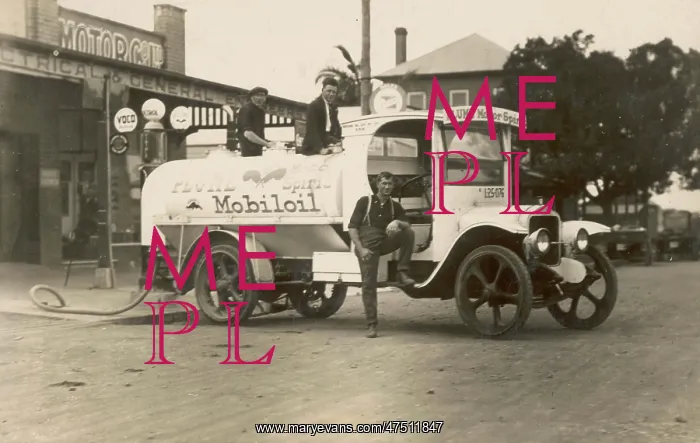  : Vintage Petrol Tanker