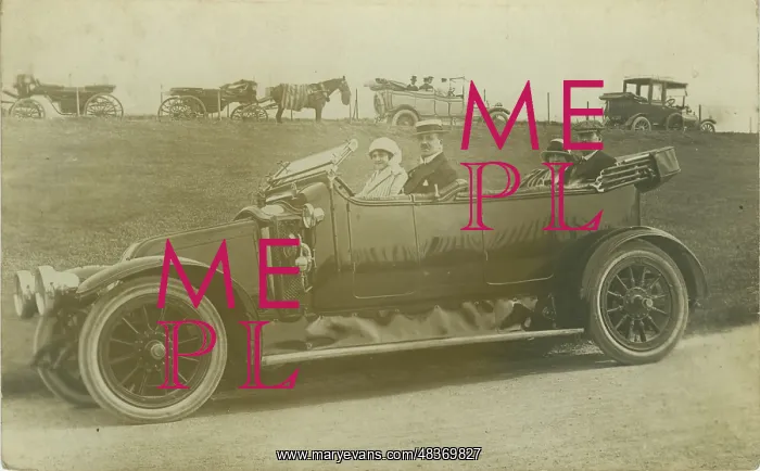  : Vintage Renault Torpedo Car