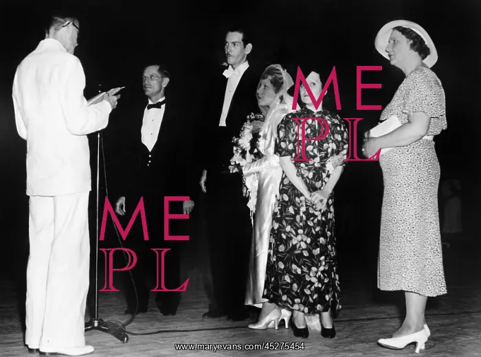 : Violet Hilton one of famous Siamese twins, was : Violet Hilton one of famous Siamese twins, was